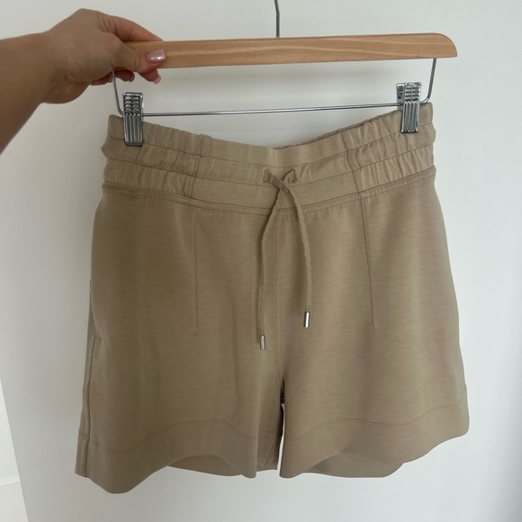 Lululemon softstreme women’s shorts - Picture 1 of 2